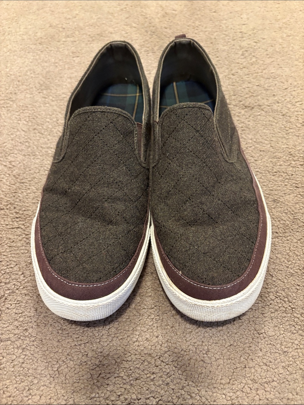 Men’s Gap slip ons